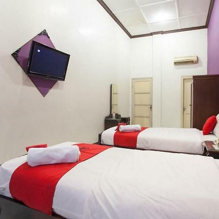 Reddoorz @ Urip Sumoharjo Hotel Surabaya Ngoại thất bức ảnh